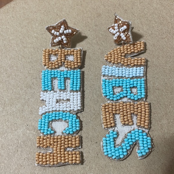 Jewelry - ❤️🏖Beach Vibes Multicolor Beaded Earrings